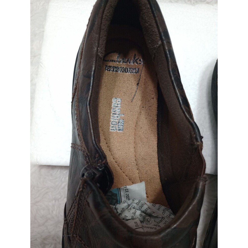 Clarks Collection Soft Cushion Brown Leather Zip Wedge Flats Shoes sz. 9 M - Picture 4 of 10
